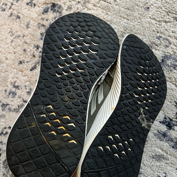 Adidas running shoe - Picture 3 of 4